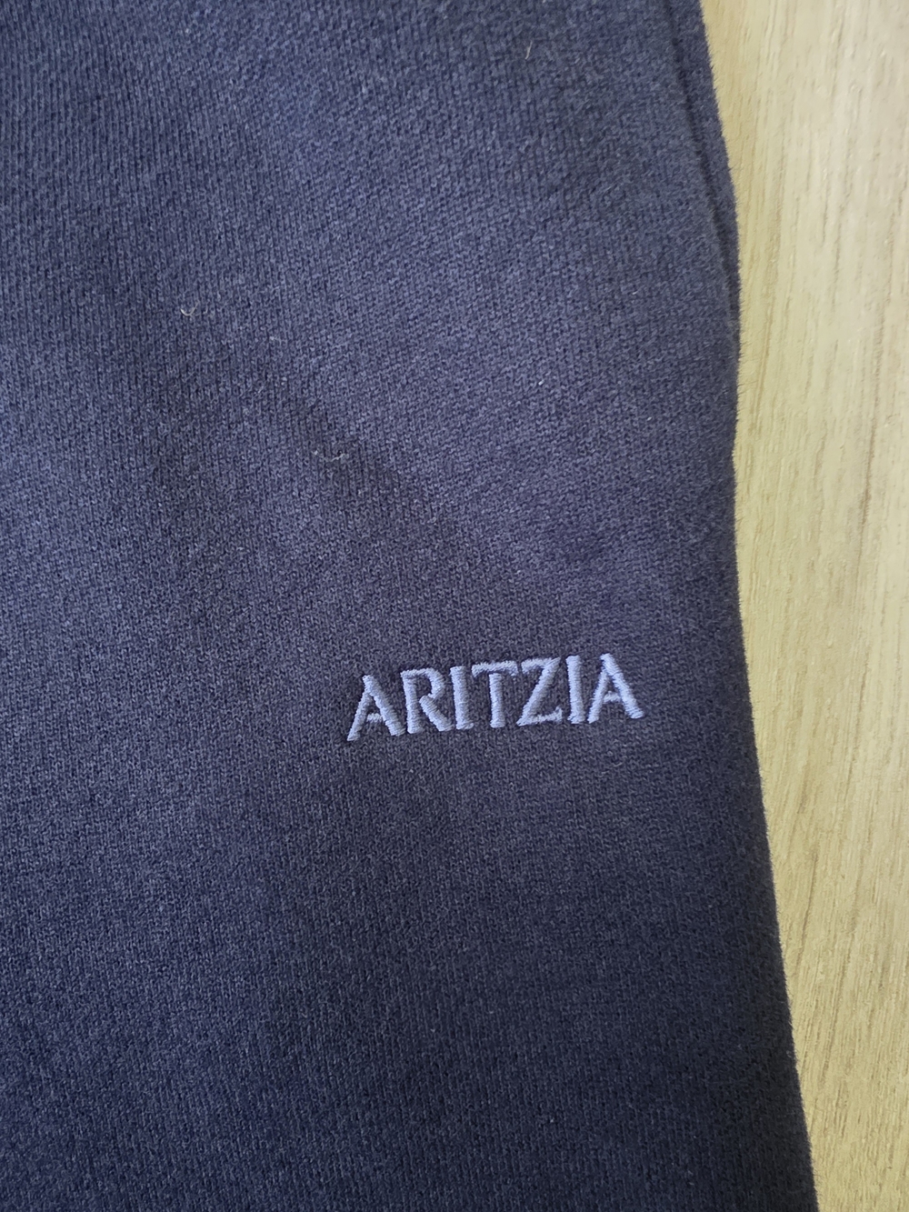 Aritzia Cozy Sweatfleece Mega Straight™ Sweatpant Size XS - Picture 7 of 16
